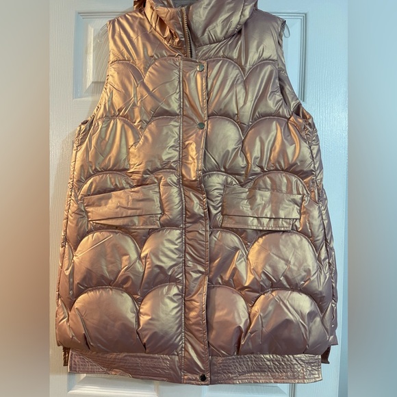 New SHEIN Pink Metallic Puffer Vest - Picture 1 of 8